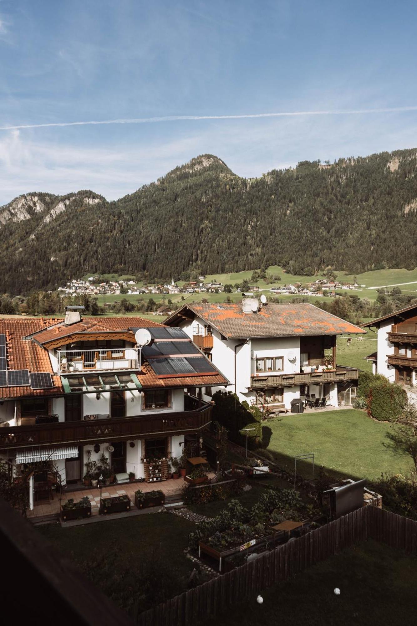 Lebe'Schlitters - Das Ferienapartmenthaus Im Zillertal ภายนอก รูปภาพ