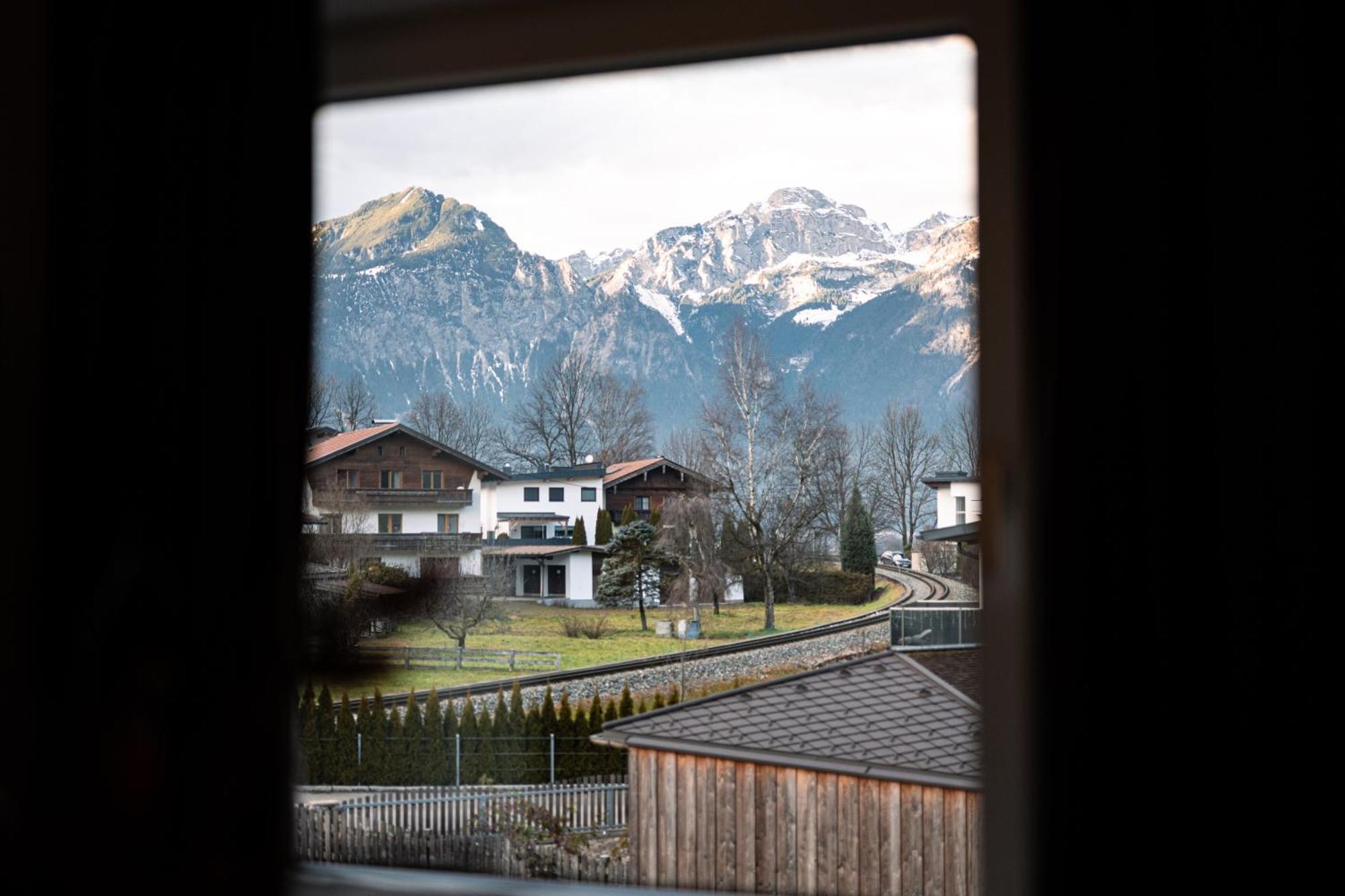 Lebe'Schlitters - Das Ferienapartmenthaus Im Zillertal ภายนอก รูปภาพ