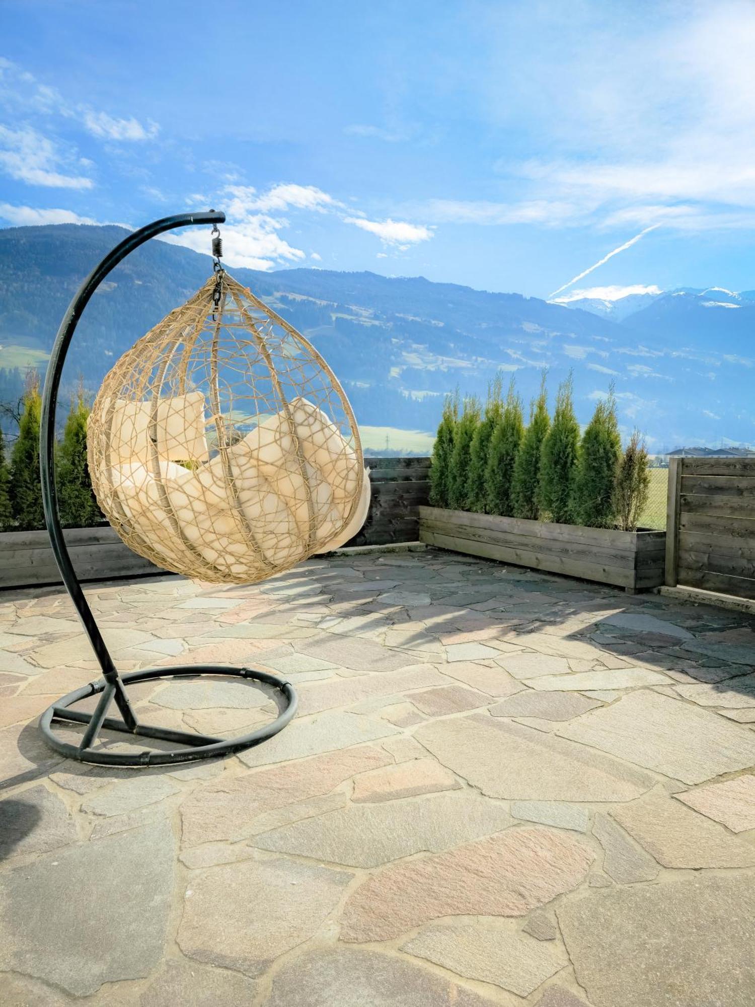 Lebe'Schlitters - Das Ferienapartmenthaus Im Zillertal ภายนอก รูปภาพ
